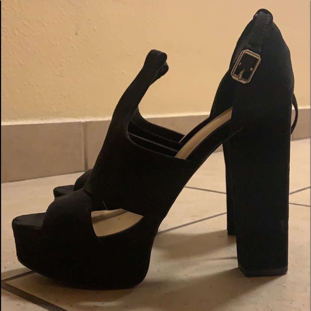 Heels - Picture 3 of 5